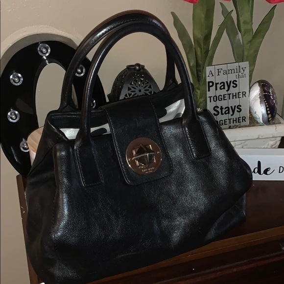 kate spade Handbags - Kate Spade turn lock black leather hobo bag